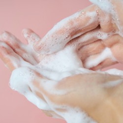 Skin1004-Espuma de Limpeza Profunda Poremizing 125 ml